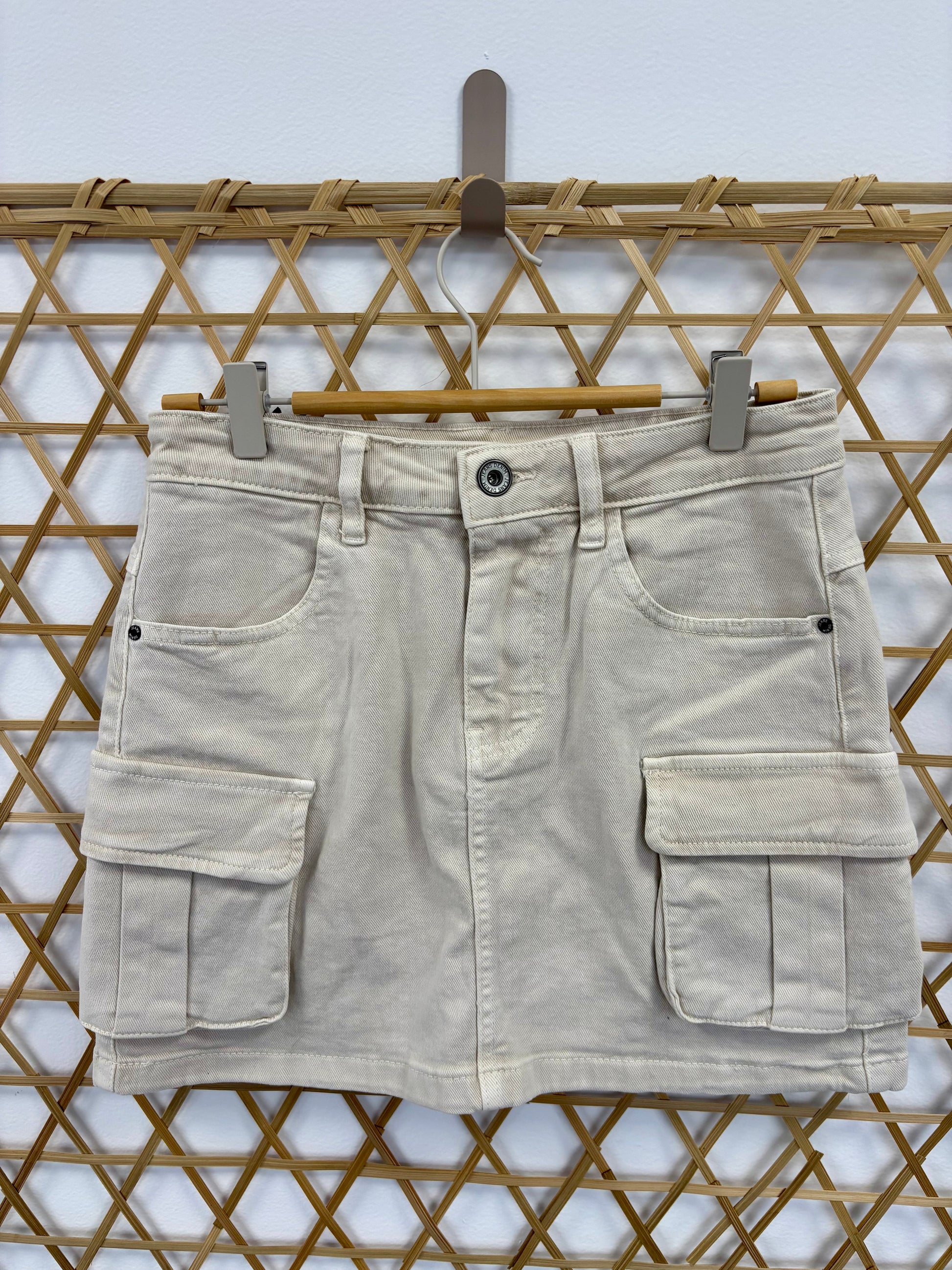 beige