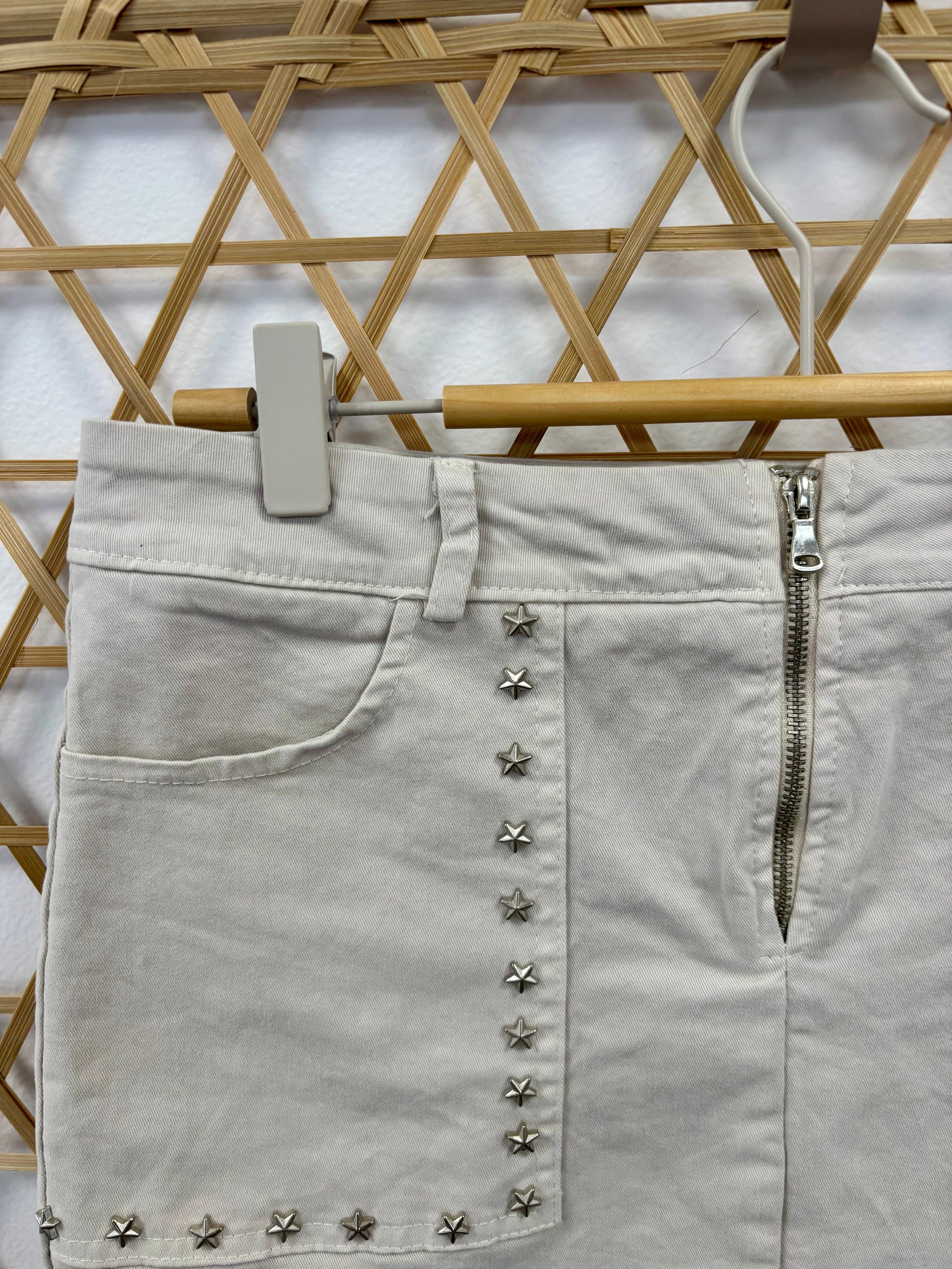 beige