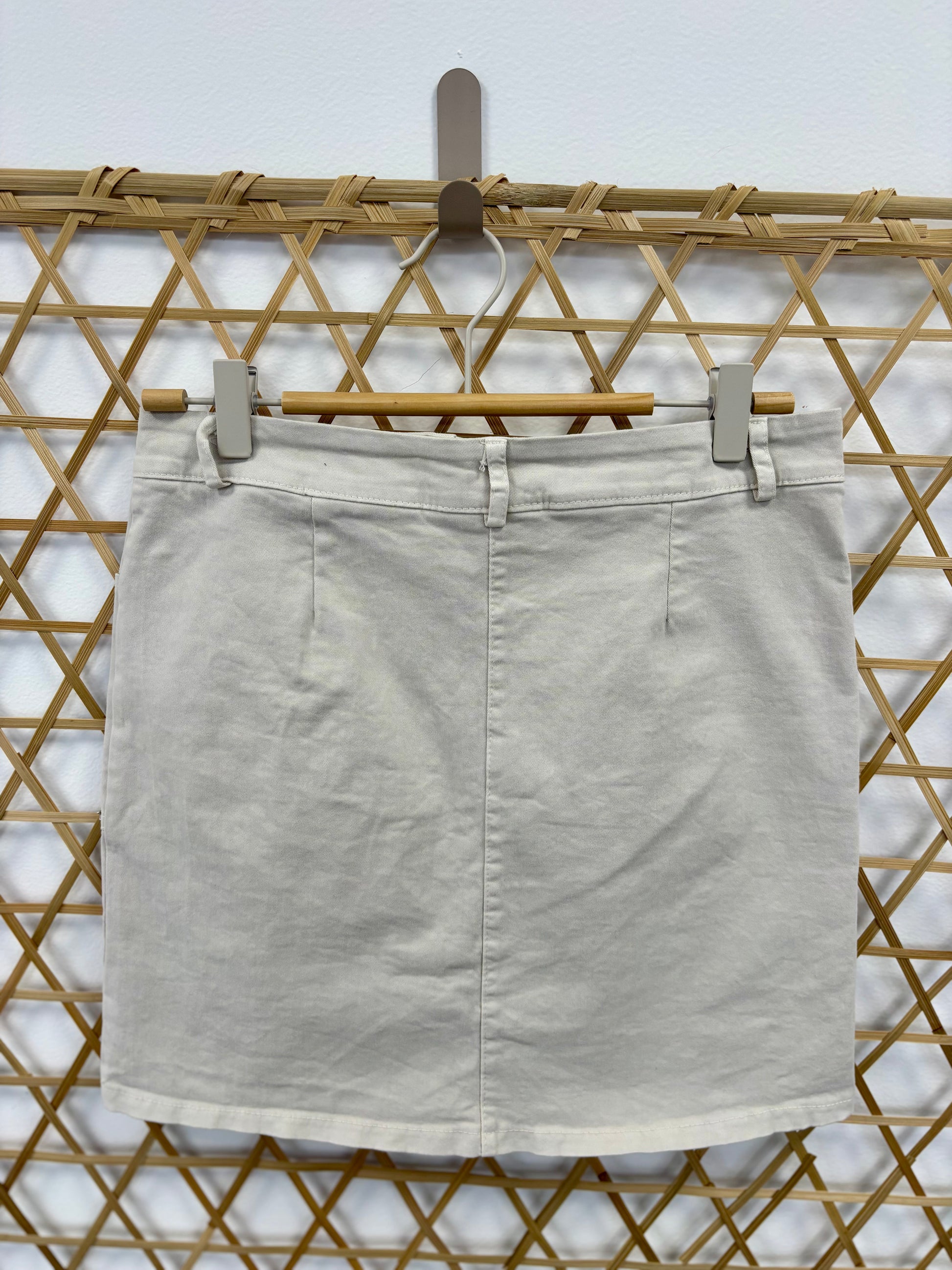beige