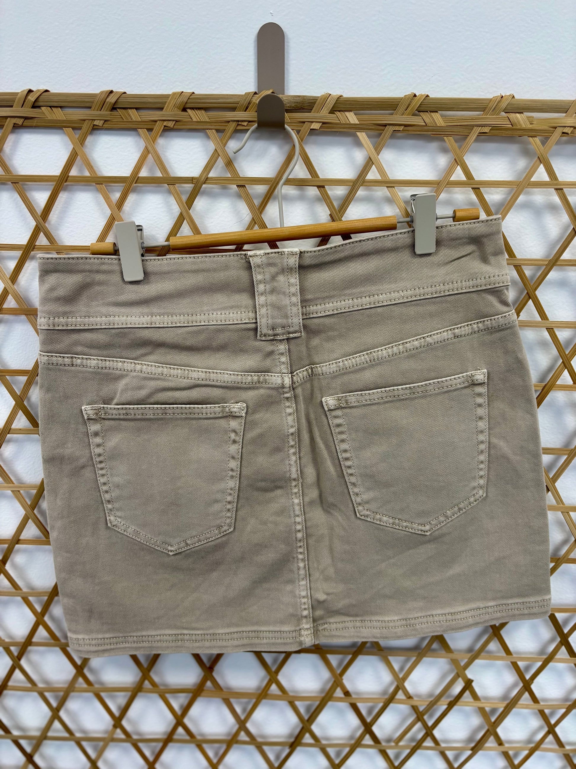 beige