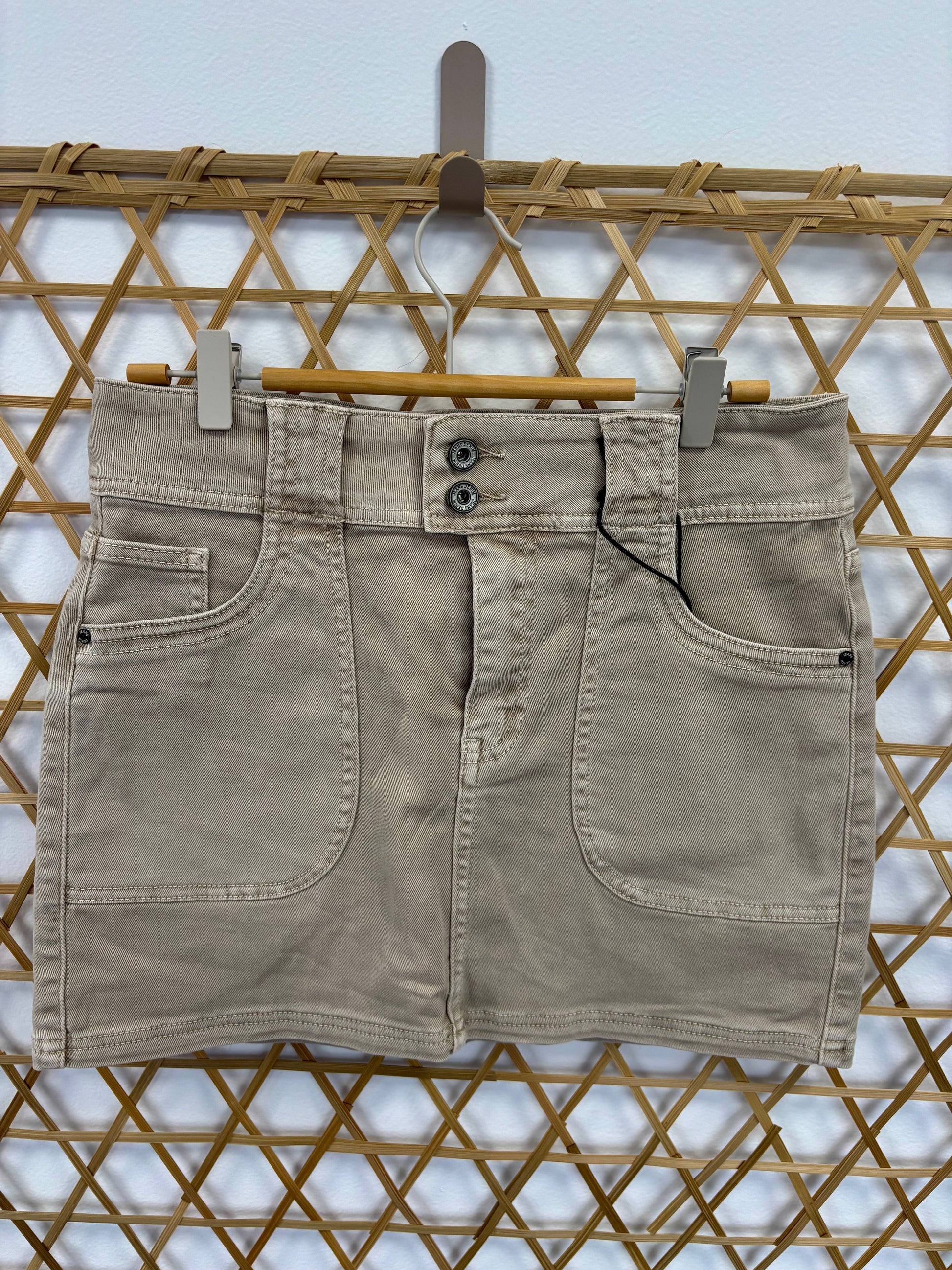 beige